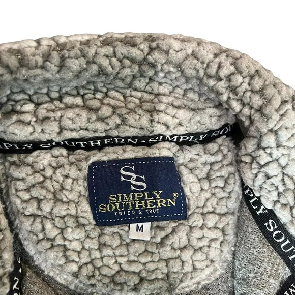 Simply Southern Grey Sherpa Pullover Size Medium - Picture 3 of 4